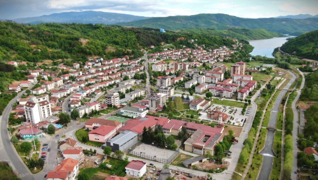 Двајца нови директори во Македонска Каменица осомничени за фалсификат на јазични сертификати