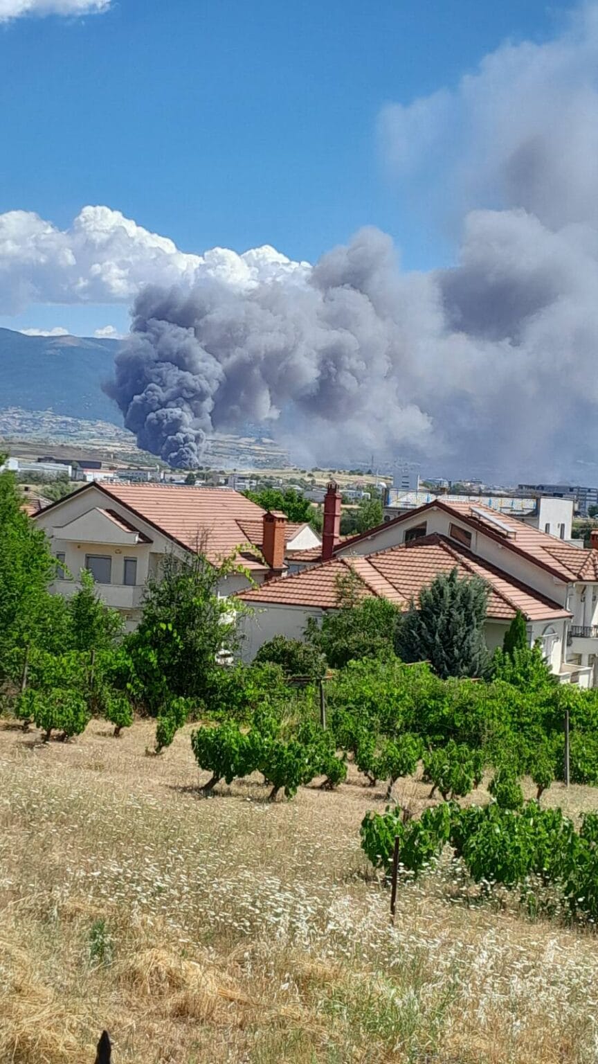 Повторно гори депонијата во Визбегово!