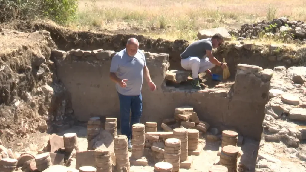 Римска бања која пред 2000 години функционирала како модерен спа – центар откриена во Прилепско