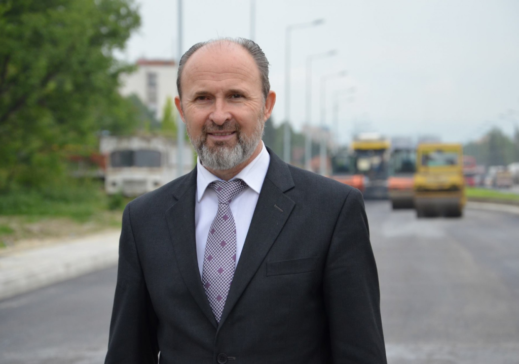 Детектирани се црните точки на патиштата, соодветните служби работат, во координација сме со МВР, кажа Трајановски