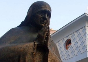 На денешен ден во Скопје е родена Мајка Тереза, симболот на хуманоста