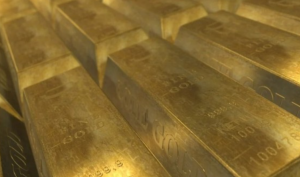 Рекорден скок на златото поради кризата меѓу САД и ЕУ