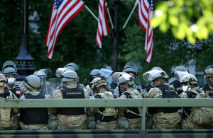 Напад близу Белата куќа: Повикани дополнителни 500 војници на Националната гарда