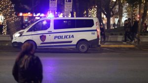Албанија воведе построги сообраќајни казни: Трајно одземање на возачка за повторно возење под дејство на алкохол