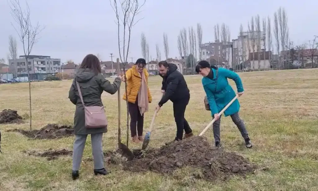 На Скопје му треба помалку фотки од садење дрва, а повеќе вистински акции на зазеленување на градот