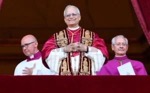 Папата Лав XIV ја одржа својата прва Божиќна миса, повика на еднодневен мир во светот