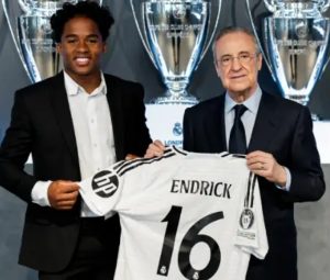 Ендрик ќе игра за француски Лион