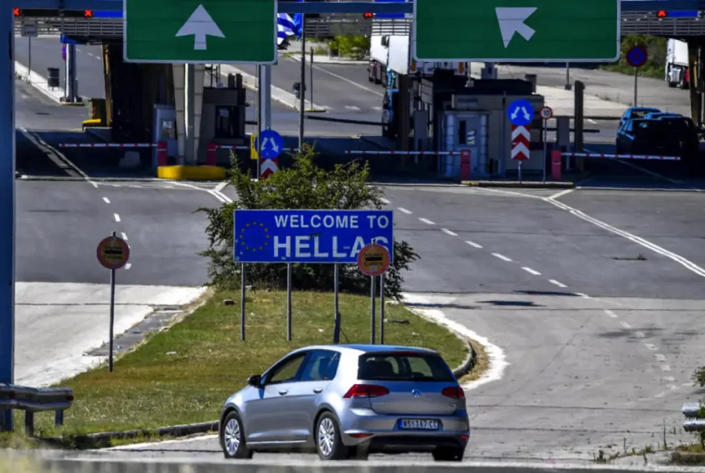 Грција ќе ја реорганизира работата на граничните премини по големите гужви викендов на Евзони