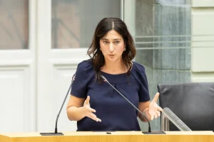 Ученици упатувале онлајн закани кон фламанската министерка за образование