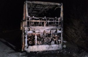 Бугарски автобус со 21 патник целосно изгоре, избегната голема трагедија