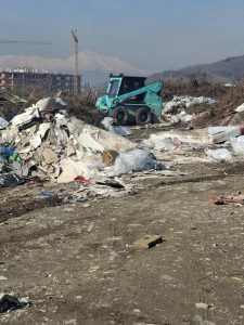 Депонијата кај „Борис Трајковски” се расчистува, ќе се постави и рампа