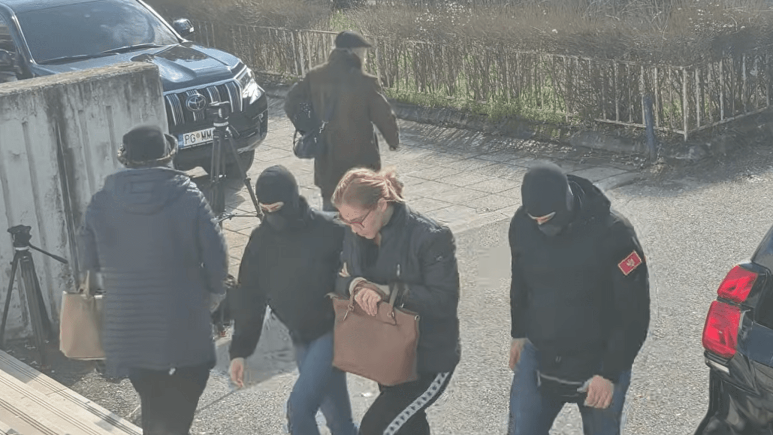 Уапсена поранешна црногорска министерка за незаконска смена на директори, одреден и е притвор