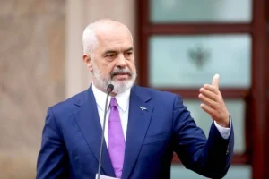 Албанија почна со поставување интелигентни камери во училиштата: Алармите директно ќе стигнуваат до полицијата