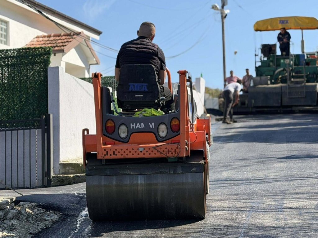 Асфалтирани седум улични краци во Ново Село во Ѓорче Петров