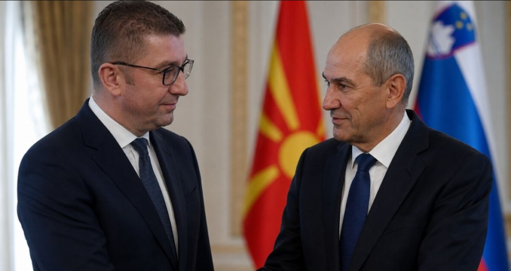 Македонија и Словенија ја зајакнуваат соработката, телефонски разговор на Мицкоски и Јанша