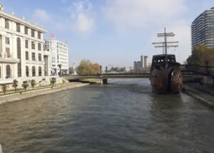 Херојски подвиг: Случајни минувачи спасија жена од водите на Вардар кај Камениот мост