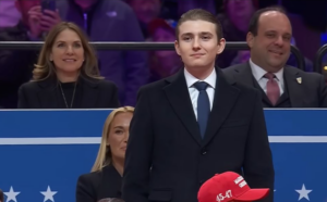 Тајната служба на САД истражува иранско видео со наводни закани кон Барон Трамп