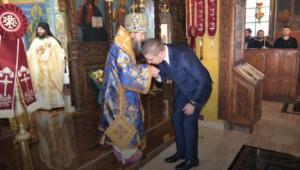 Мицкоски на литургија во Осоговскиот манастир: Да го чуваме наследството што ни е оставено