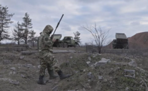 Рекорден број Руси ја напуштаат земјата преку Грузија, стравувањата од можна мобилизација ги полнат граничните премини
