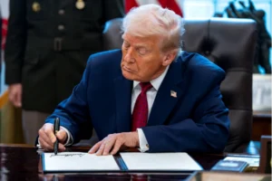 Историски договор? Трамп тврди дека САД преземаат мнозинска контрола врз нафтата на Венецуела