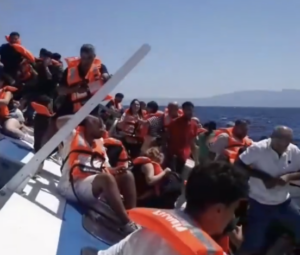 (Видео) 20 исчезнати, најмалку 8 загинати е досегашниот црн биланс по потонувањето на траект во Кипар