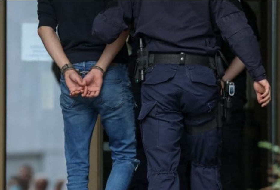Сузбиена криминална група осомничена за проневера на над 2,2 милиони евра при регистрација на возила