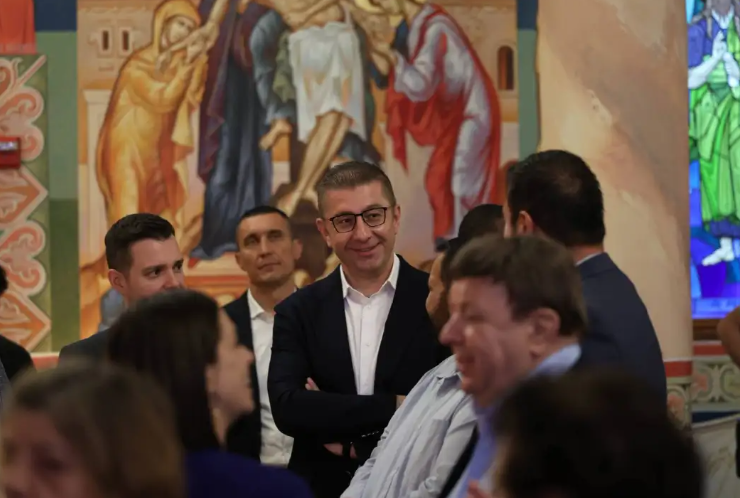Премиерот Мицкоски на средба со Македонците во САД