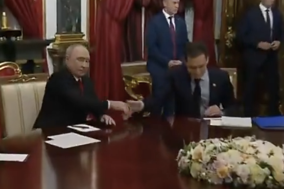 Долги разговори меѓу Путин и мировните пратеници на Трамп во Москва
