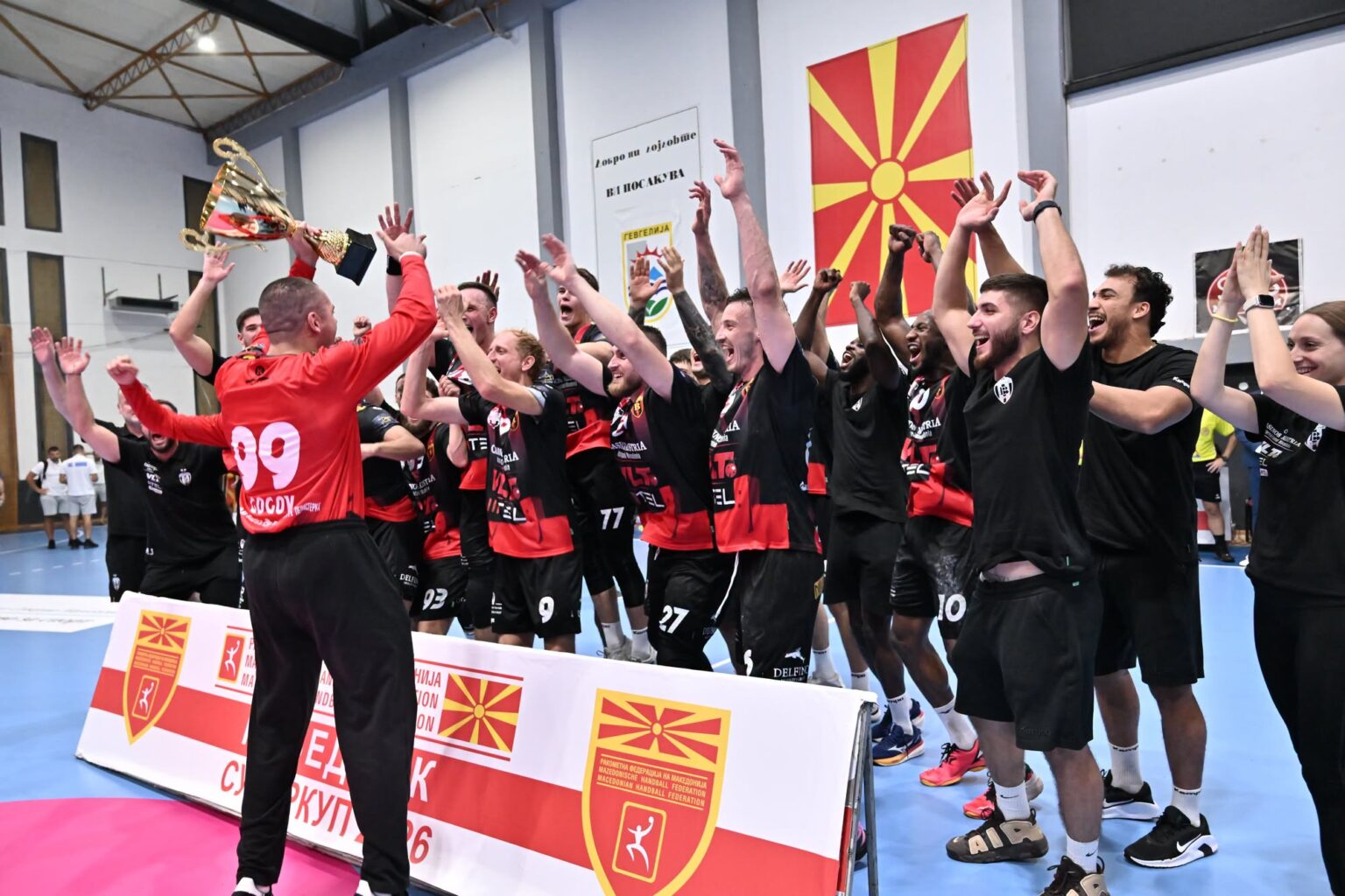 Вардар го освои Суперкупот на Македонија по драматична победа над Охрид