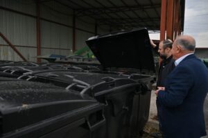 Во Скопје пристигна првата испорака од 3.300 нови контејнери