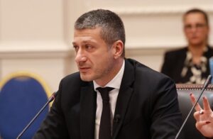 Перински: Не се крати боледувањето, се менуваат само медицинските критериуми