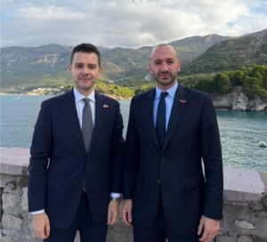 Муцунски со францускиот министер Хадад: Разговарале за европскиот пат на Македонија