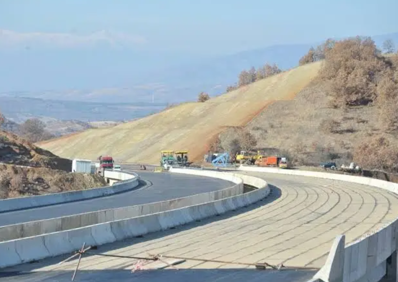 Почнува изградбата на автопатот Букојчани – Кичево, стартува новата делница од Коридорот 8